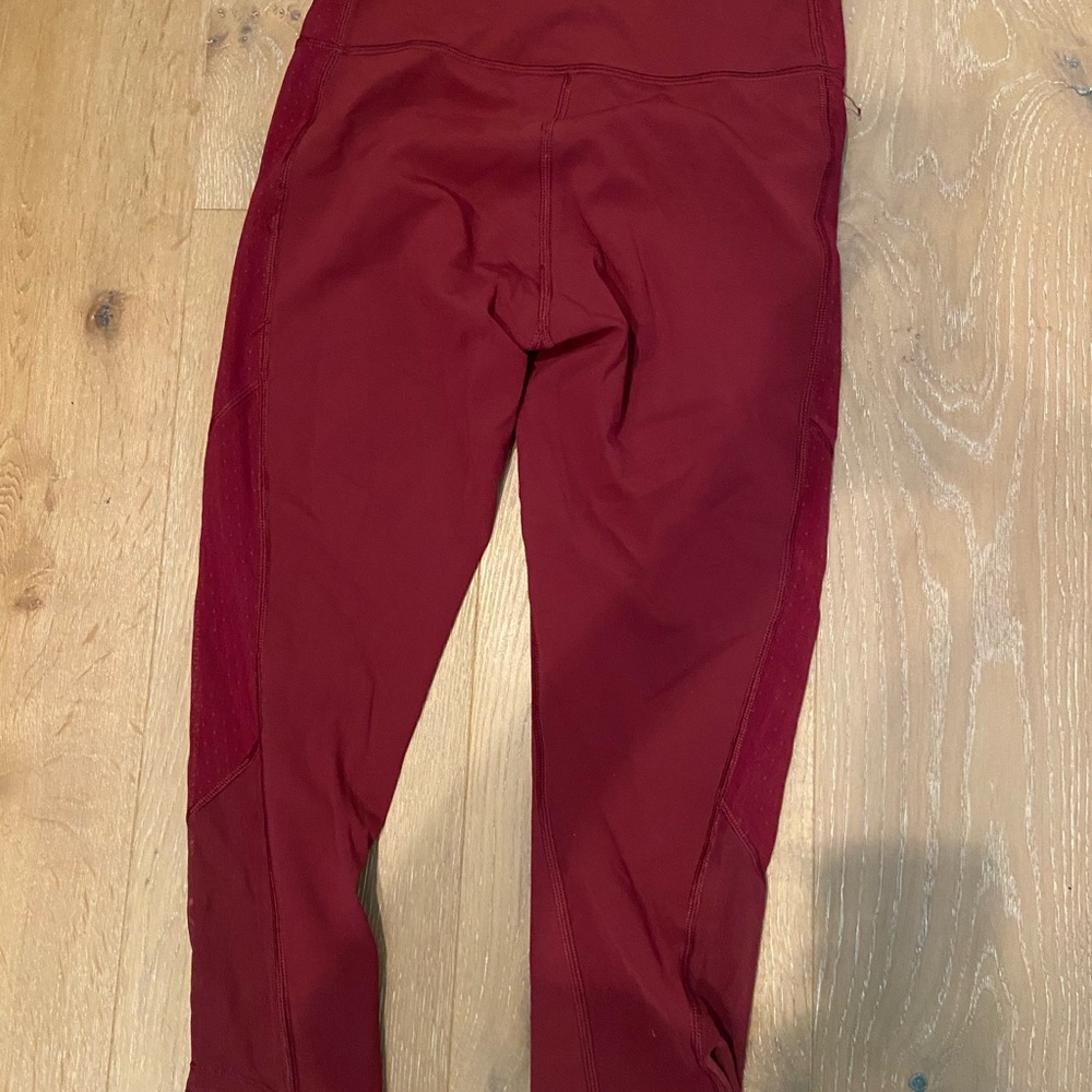 Lululemon Maroon Cropped Leggings - Picture 4 of 4